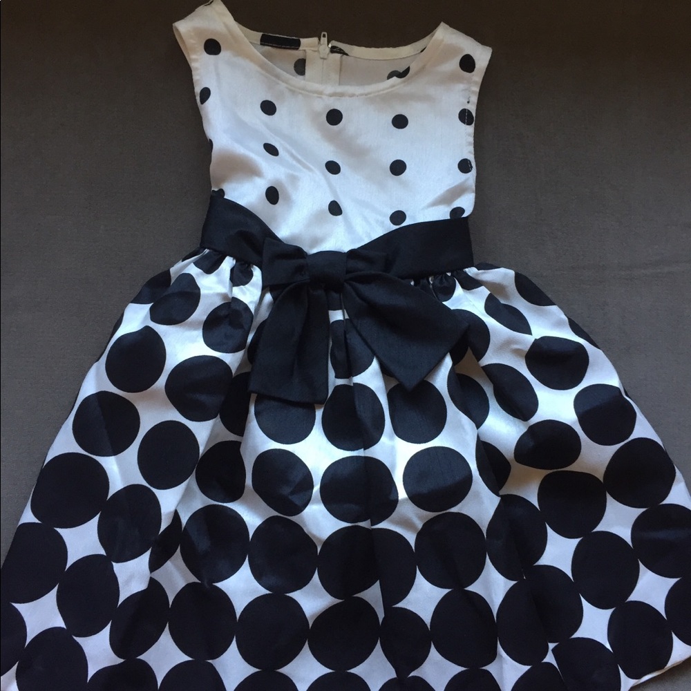 Black & white polka dotted 2T dress